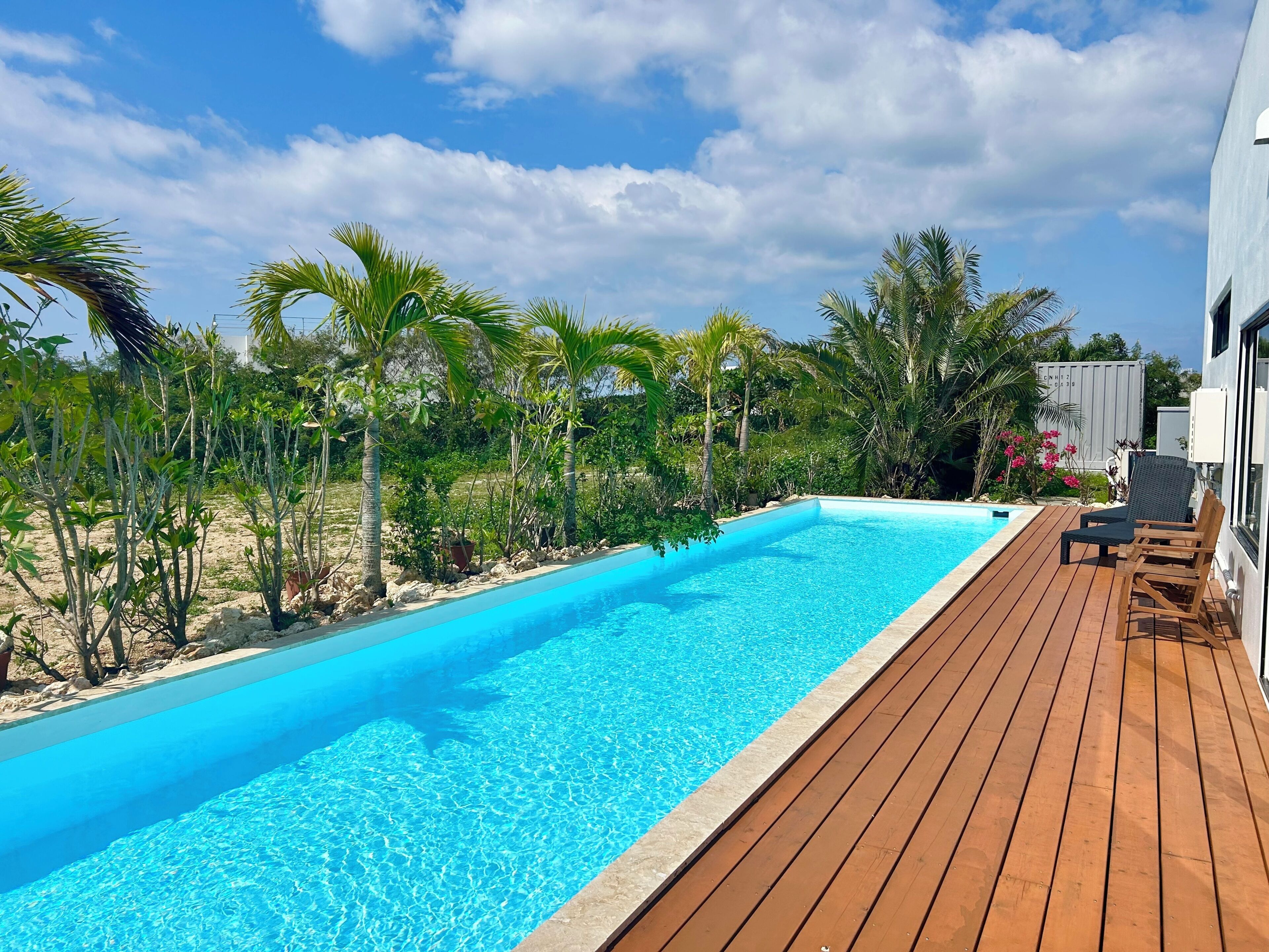 Condo família (side.B niwa, Residential Condominium) | Piscina particular