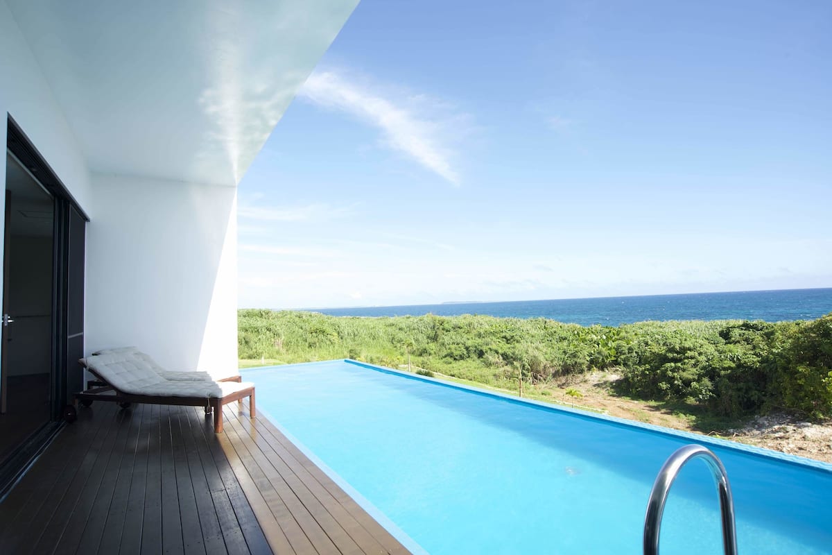 side.B sora, Luxury Condominium with Private Pool | Private pool