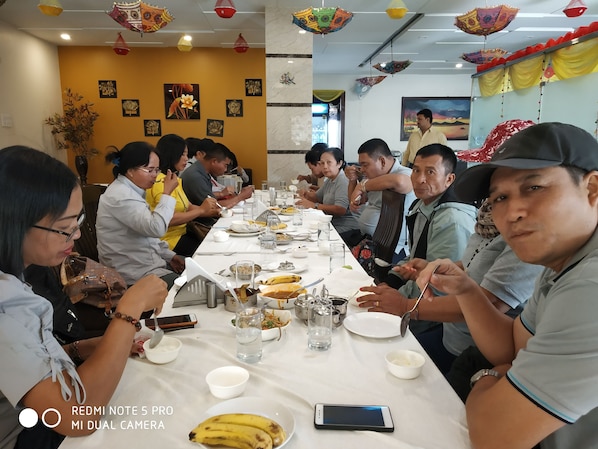 Daily buffet breakfast for a fee