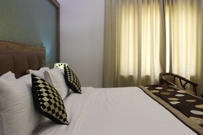 32-inch LED TV with cable channels, TV, fireplace - Regal Hotel and Restaurant (Mathura)