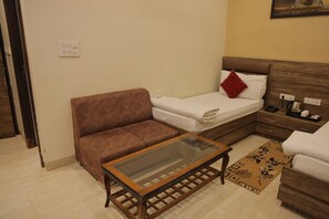 ห้องลักซ์ชัวรี่ดับเบิล, ปลอดบุหรี่, วิวเมือง | 8 ห้องนอน, ผ้าปูที่นอนฝ้ายอียิปต์, เครื่องนอนระดับพรีเมียม, มินิบาร์