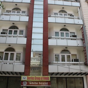 Front of property - Hotel White House (New Delhi)