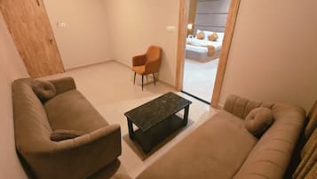 Junior Suite | 1 bedroom, Egyptian cotton sheets, premium bedding, laptop workspace