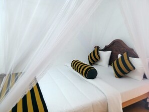 In-room safe, free WiFi - Ella Wisdom Home (Ella)