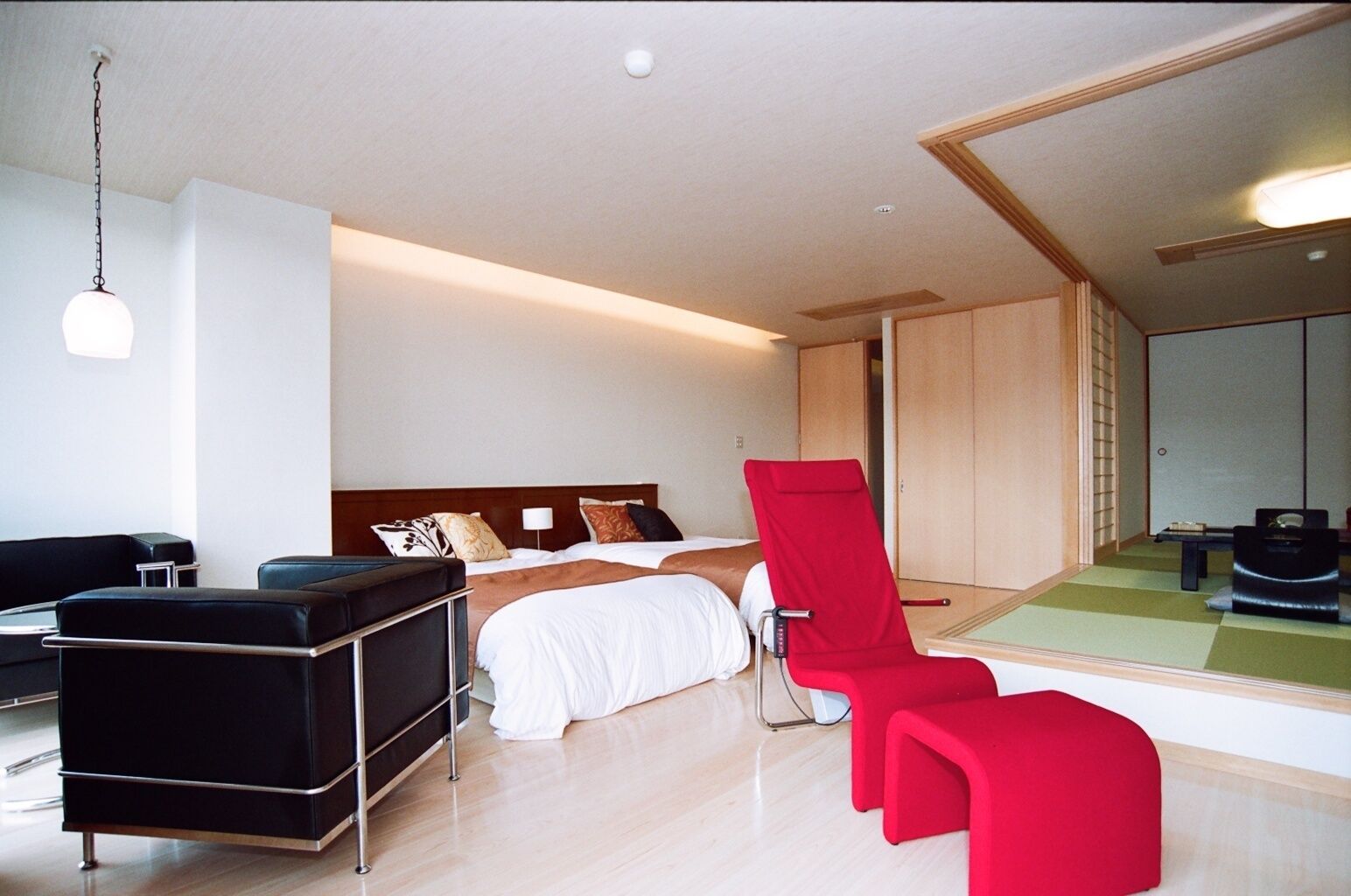 套房 (Beds and Futon) | 客房內保險箱、熨斗/熨衣板、免費無線上網、床單