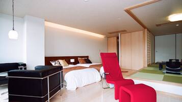 Suite (Beds and Futon) | In-room safe, iron/ironing board, free WiFi, bed sheets