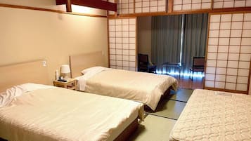 海側 和室 バストイレ付 | 1 室のベッドルーム、セーフティボックス (室内)、アイロン / アイロン台、WiFi (無料)
