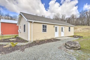 Exterior - Relaxing Premium Suite • Bloom With Us (Pleasant Mount)