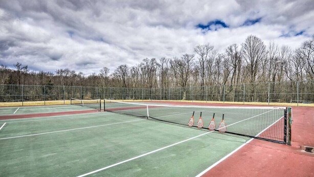 ملعب رياضي