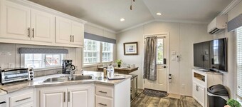 The Hideout Cottage • The Velvet Slopes of Romance