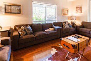 TV connectée, cheminée, jeux vidéo, Netflix