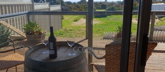 Quite harbour village. Close to beach, boat ramp and attractions