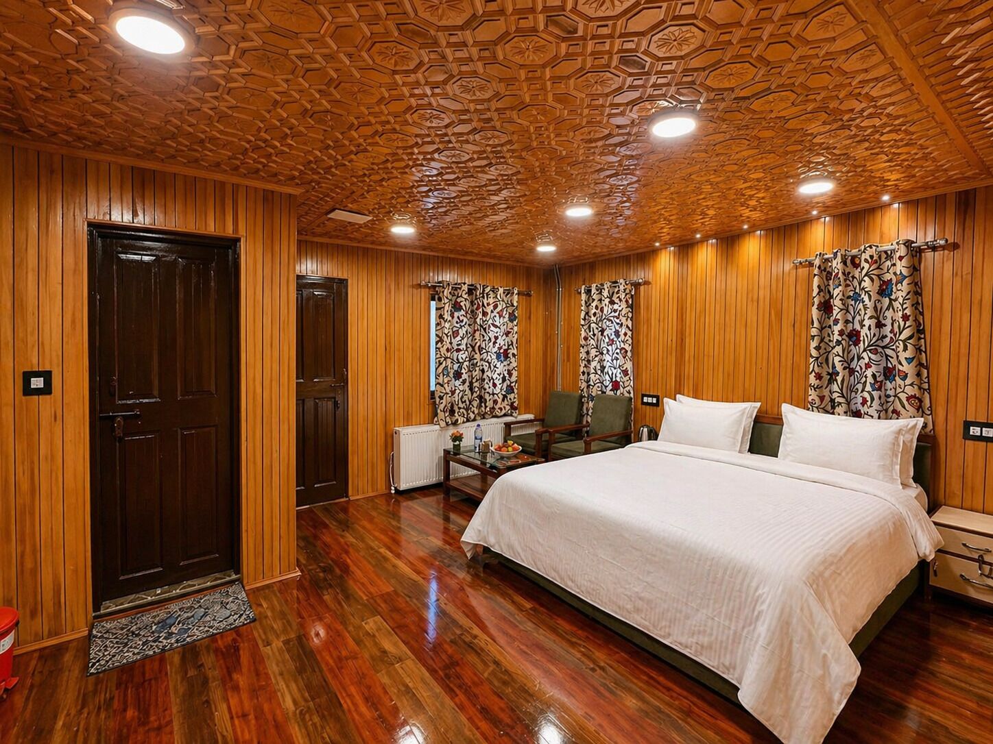 Deluxe Room with Balcony | Premium bedding, down duvets, pillow-top beds, in-room safe