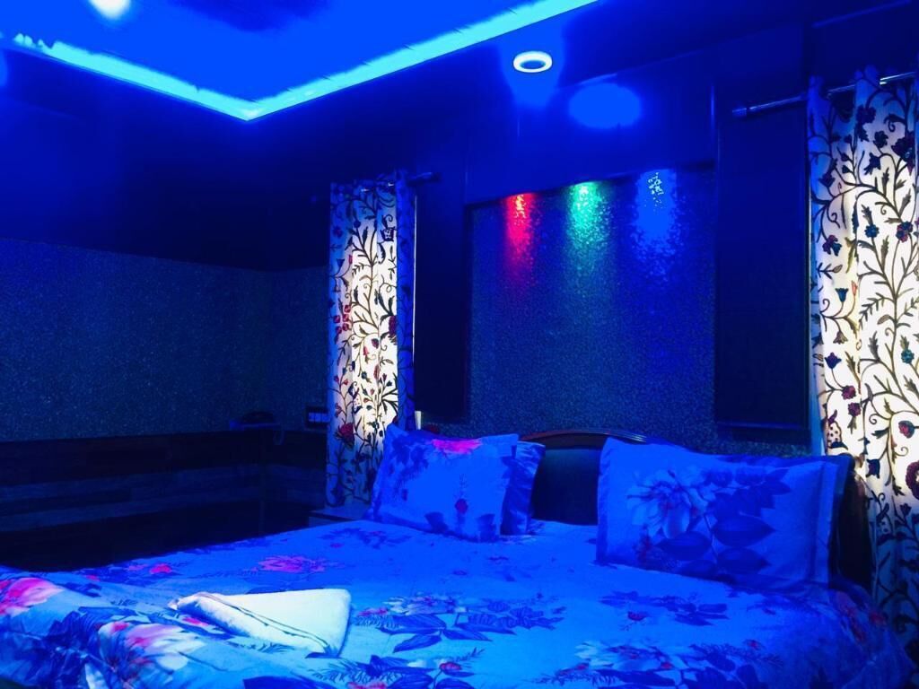 เครื่องนอนระดับพรีเมียม, ผ้านวมขนเป็ด, เตียงพร้อมฟูกเสริมที่นอน