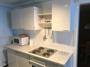 Unclassified image, 4 of 13, button