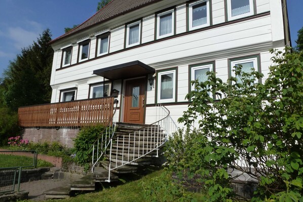 Unclassified image, 1 of 13, button