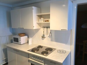 Refrigerador, microondas y horno 