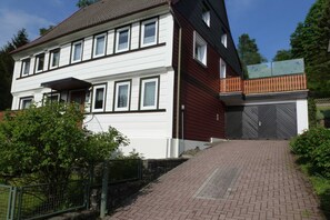 Unclassified image, 3 of 13, button