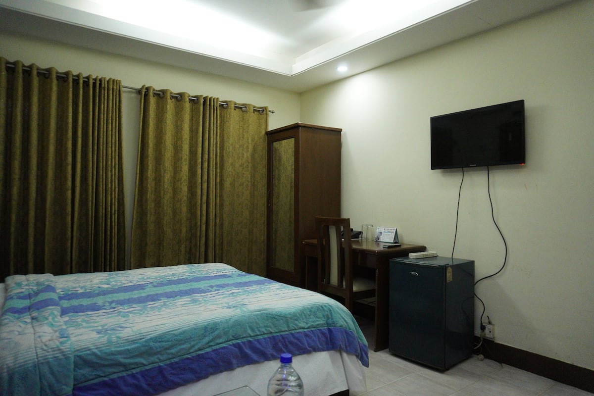 1 bilik tidur, meja, kalis bunyi, Wi-fi percuma