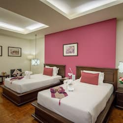 Superior Twin Room | 1 bedroom, premium bedding, Tempur-Pedic beds, in-room safe