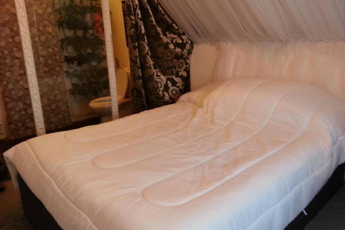 Cabaña | Decoración personalizada, wifi gratis y ropa de cama
