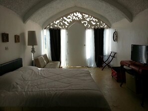 Suite | Decoración personalizada, wifi gratis y ropa de cama