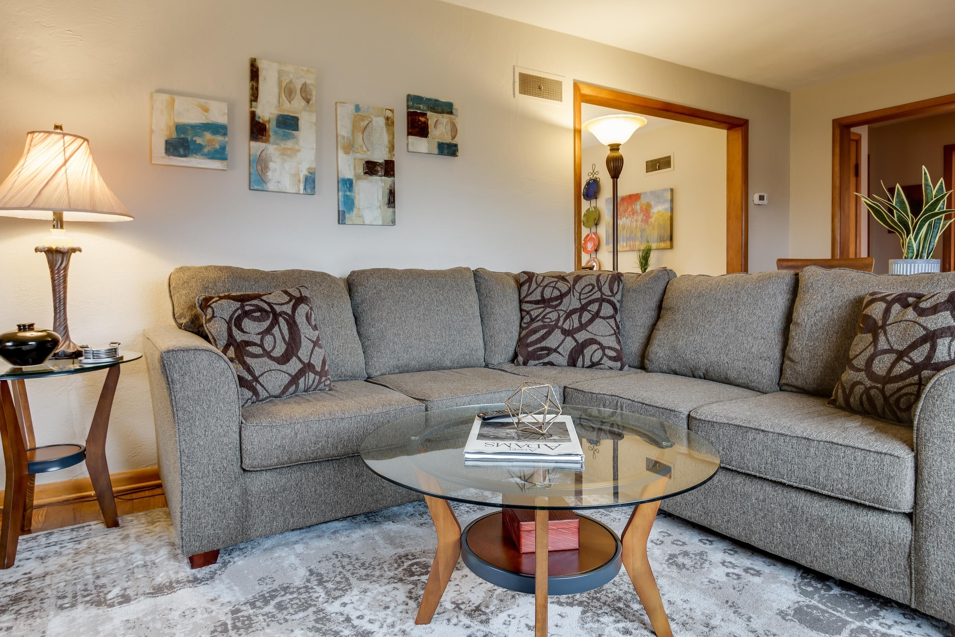 Televisor intel·ligent, llibres i altaveus intel·ligents 