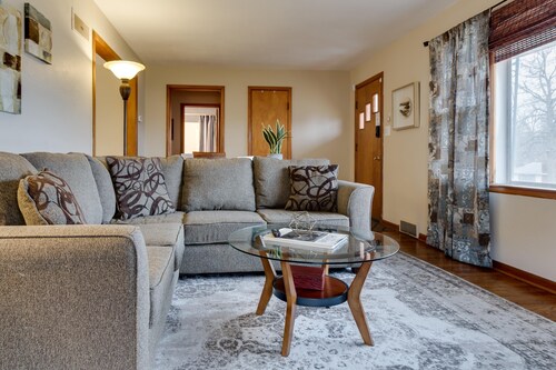 Home Away From Home!  Clean & Comfy 2-bedroom Home