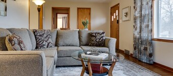 Home Away From Home!  Clean & Comfy 2-bedroom Home