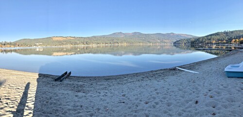 Liberty Lake Cottage With Lake View