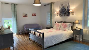 Kamar Double (Chambre des Anges) | Didekorasi berbeda-beda dan dilengkapi dengan perabotan berbeda-beda