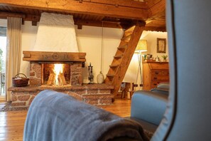 Superior Chalet, Multiple Beds, Non Smoking, Mountain View | Living area