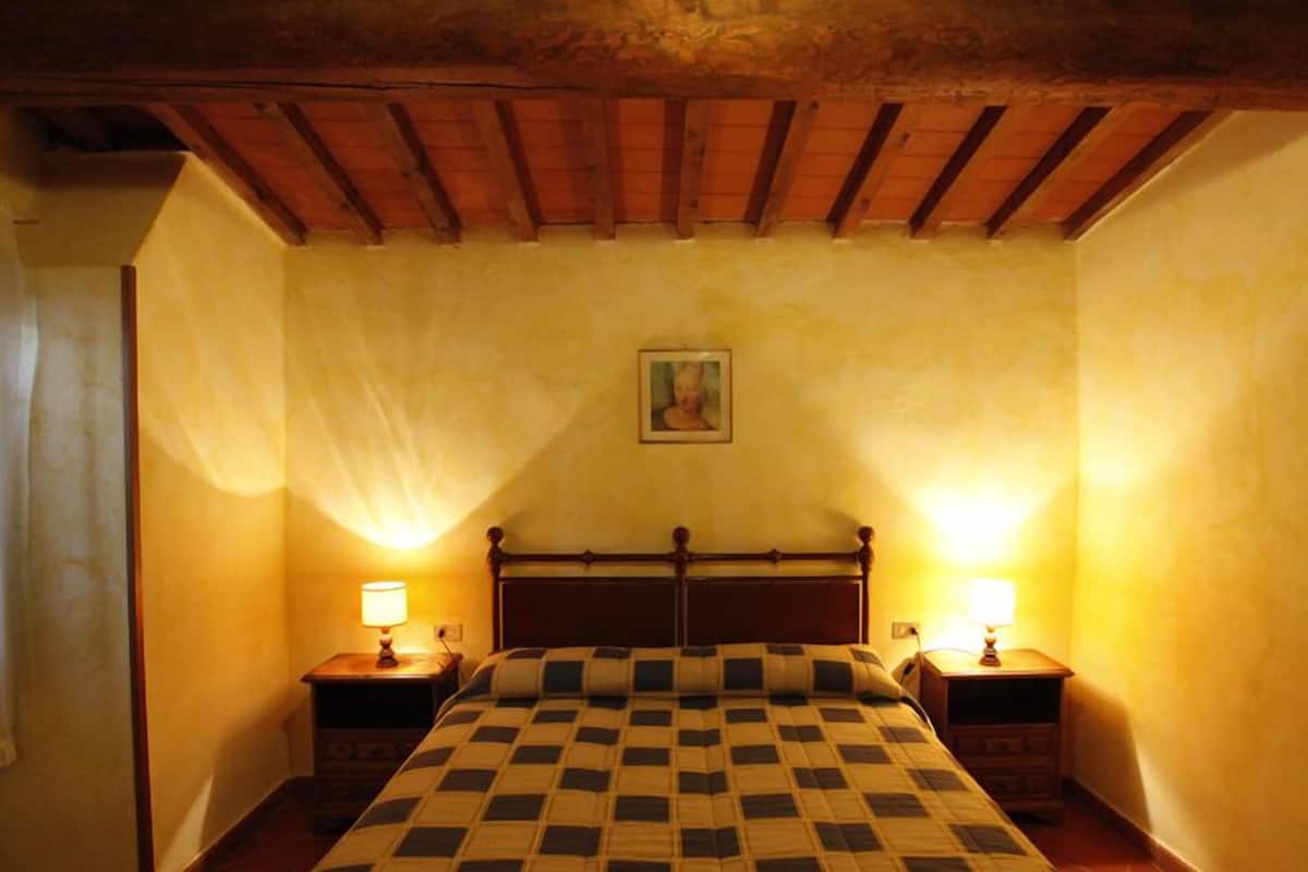 Suite | 1 bedroom, hypo-allergenic bedding, down comforters, memory foam beds