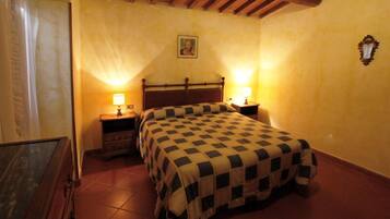 Suite | 1 bedroom, hypo-allergenic bedding, down comforters, memory foam beds