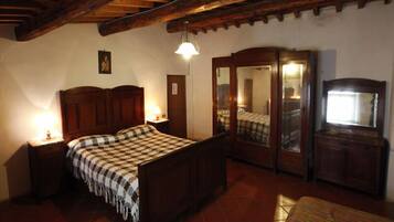 Doppia Standard, 1 letto queen, non fumatori (Alba) | Allergiatestatut vuodevaatteet, untuvapeitot