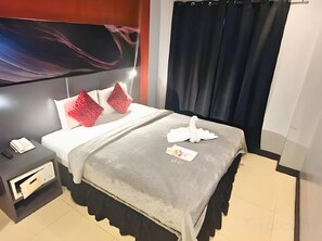 Desk, free WiFi - Go Hotels Cubao - Quezon City (Quezon City)