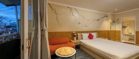 Super VIP Room | Minibar, desk, free WiFi