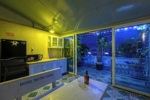 VIP Room | Balcony - Truong Thinh Hotel (Ho Chi Minh City)