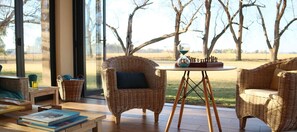 Daily full breakfast (ZAR 100 per person)