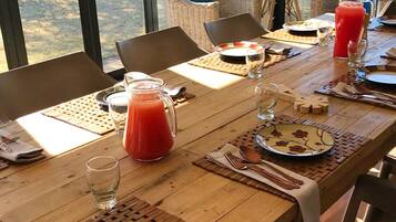 Daily full breakfast for a fee