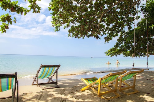Ban Na White Sand Beach