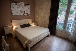 標準雙人房, 非吸煙房 | 羽絨被、記憶床墊、迷你吧、書桌