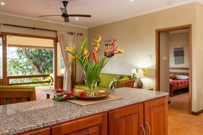 Comfort bungalow | Woonruimte | Ledtelevisie