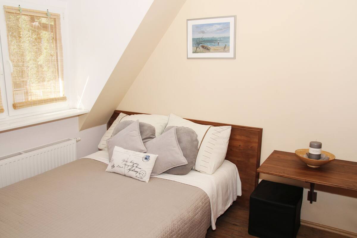 Double Room (7) | Iron/ironing board, free WiFi, bed sheets