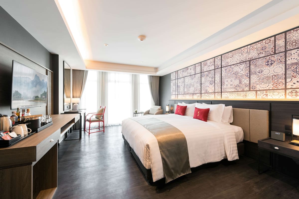 In-room safe, desk, blackout drapes, soundproofing