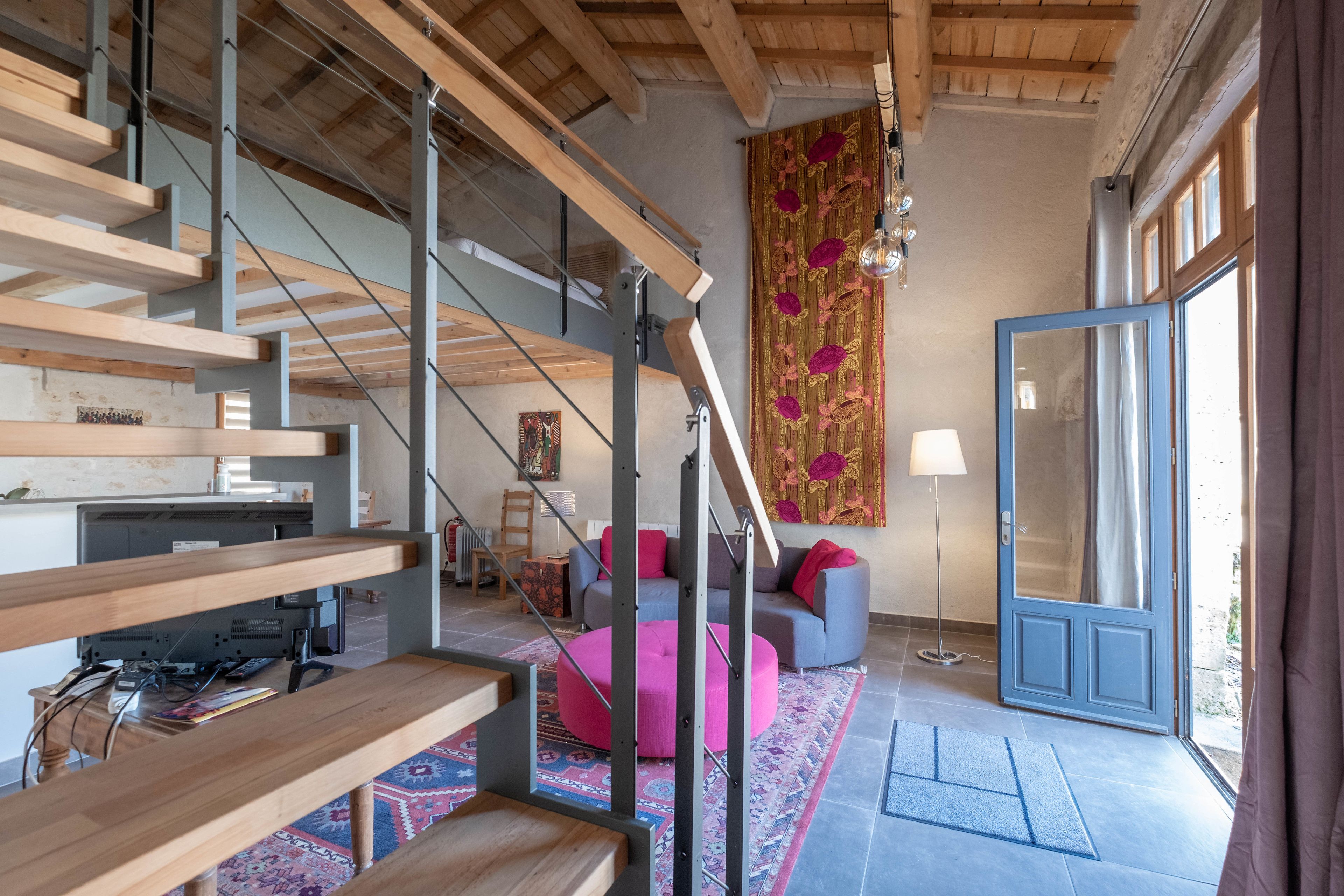 House (Pigeonnier) | Down comforters, individually decorated, individually furnished, desk