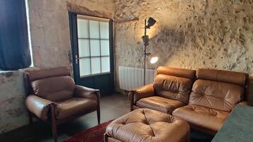 House (Soleil) | Living area | Fireplace