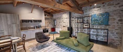 Bungalow Deluxe, 1 grand lit, cheminée, cÎté jardin