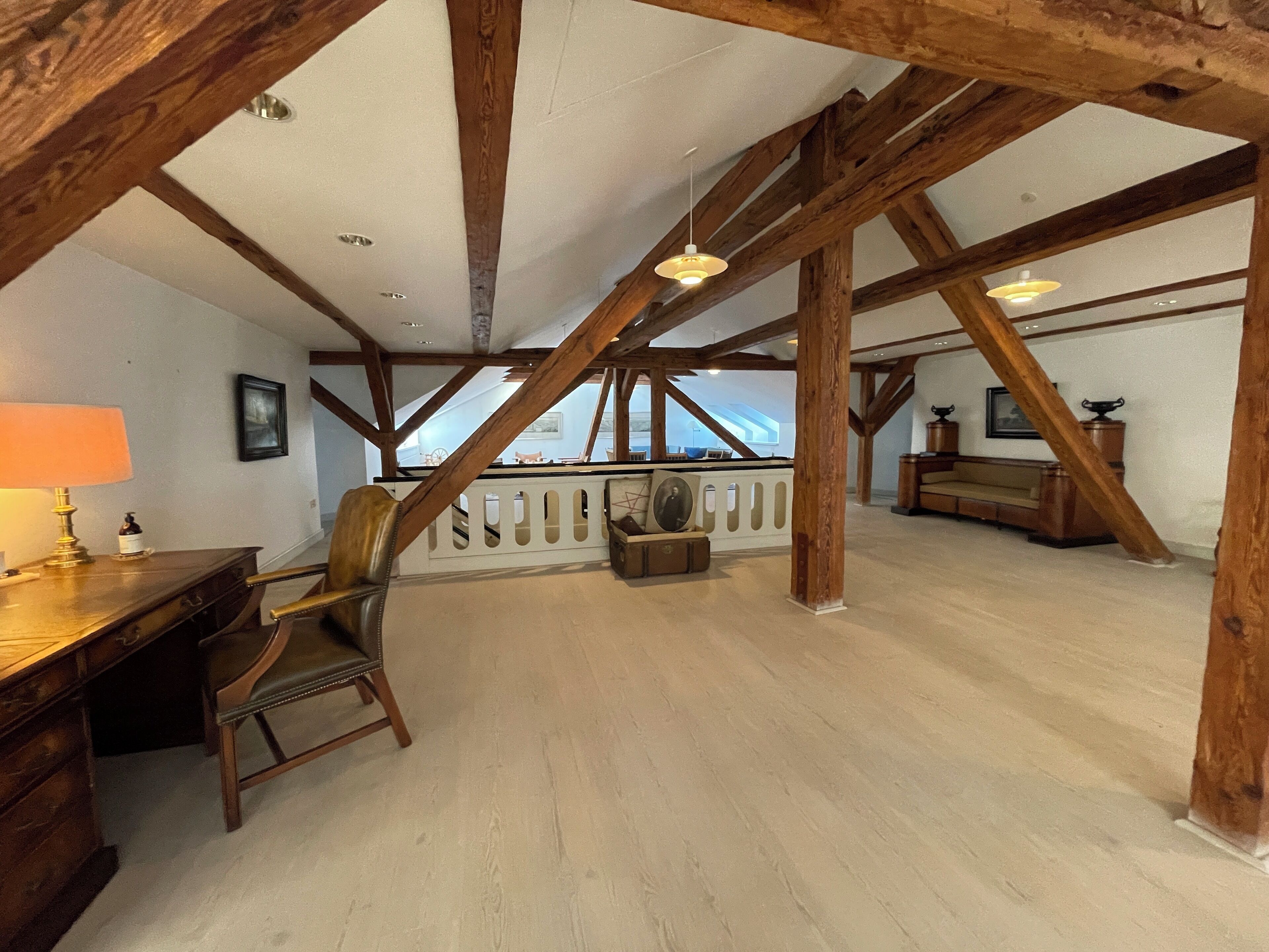 flat-screen tv, books