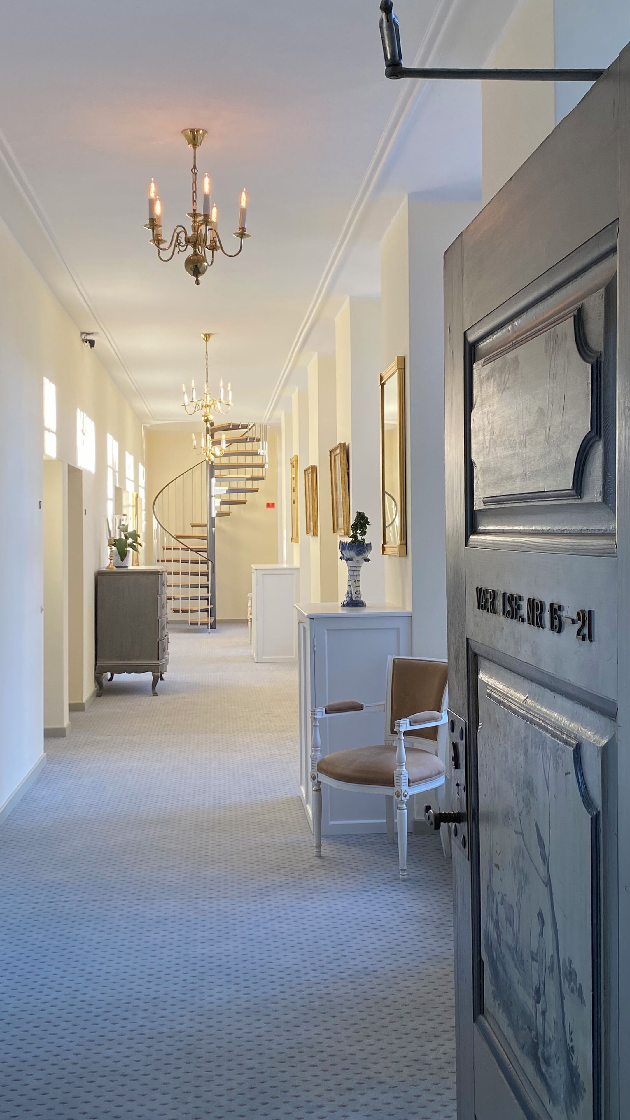 flat-screen tv, books